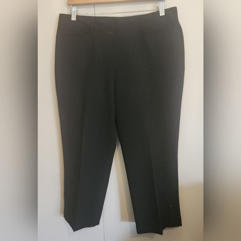 P39 Zac & Rachel black cropped dress pants pockets button detail @ cuffs